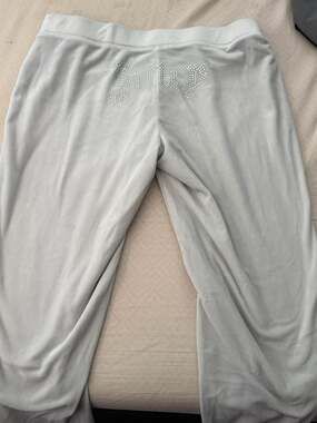 Juicy Couture Light Grey Velour Rhinestone Script Logo Lounge Pants Size M